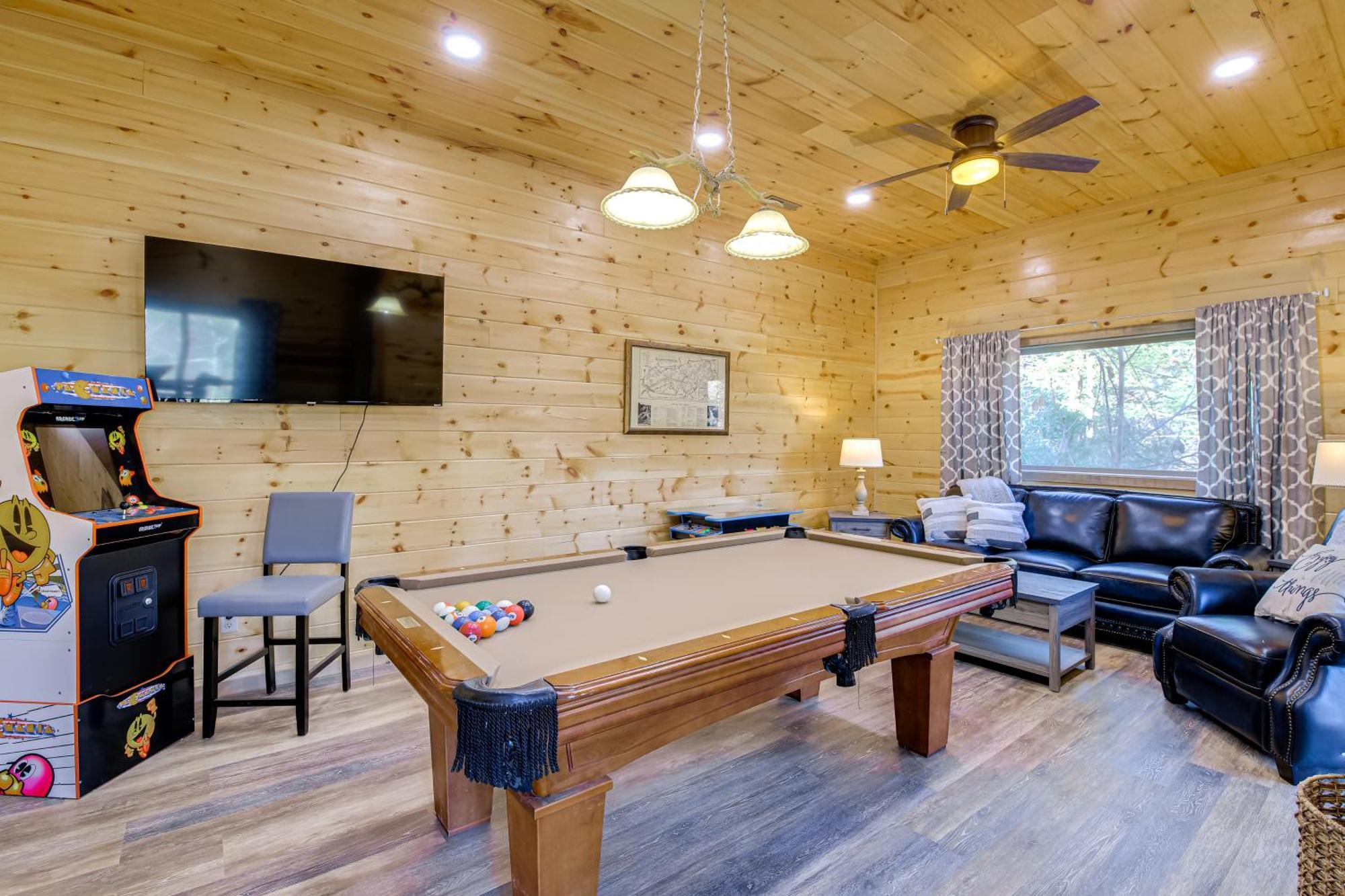 Hébergement de vacances With Game Room, Hot Tub And Mtn Views Gatlinburg