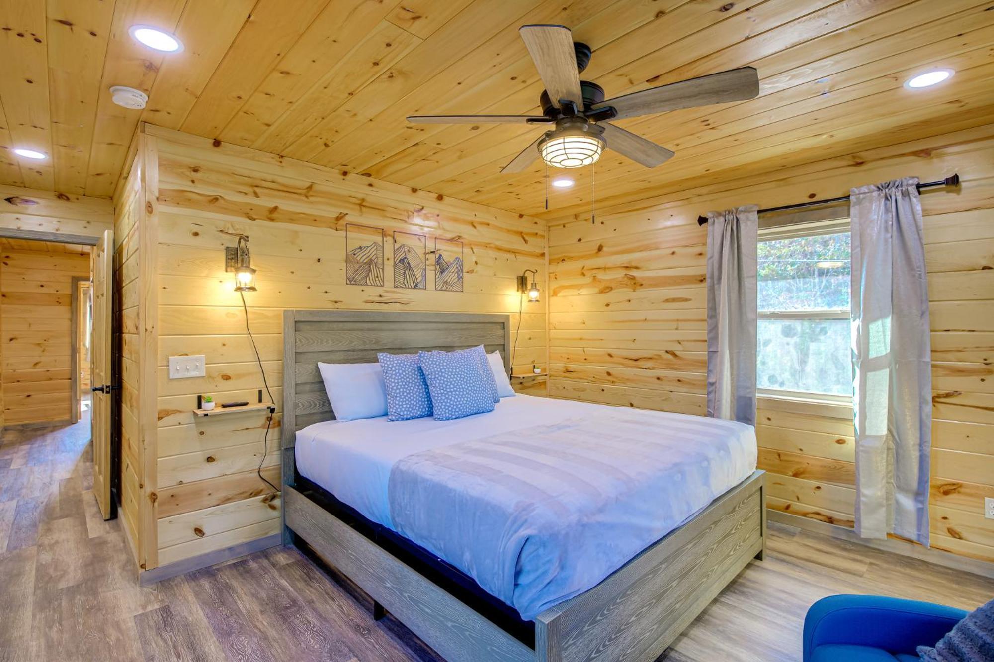 Hébergement de vacances With Game Room, Hot Tub And Mtn Views *