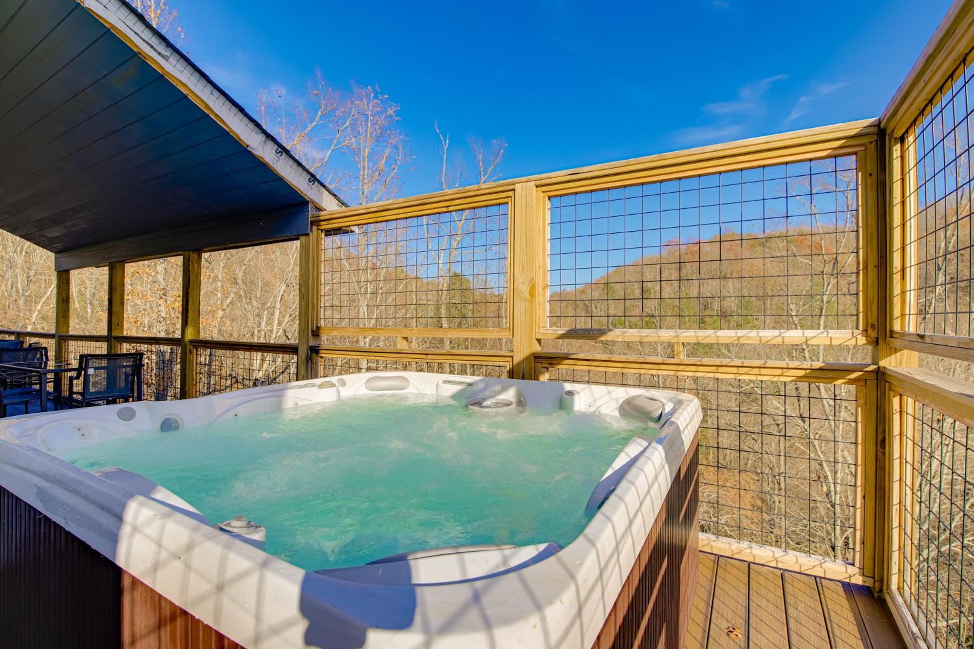 Hébergement de vacances With Game Room, Hot Tub And Mtn Views