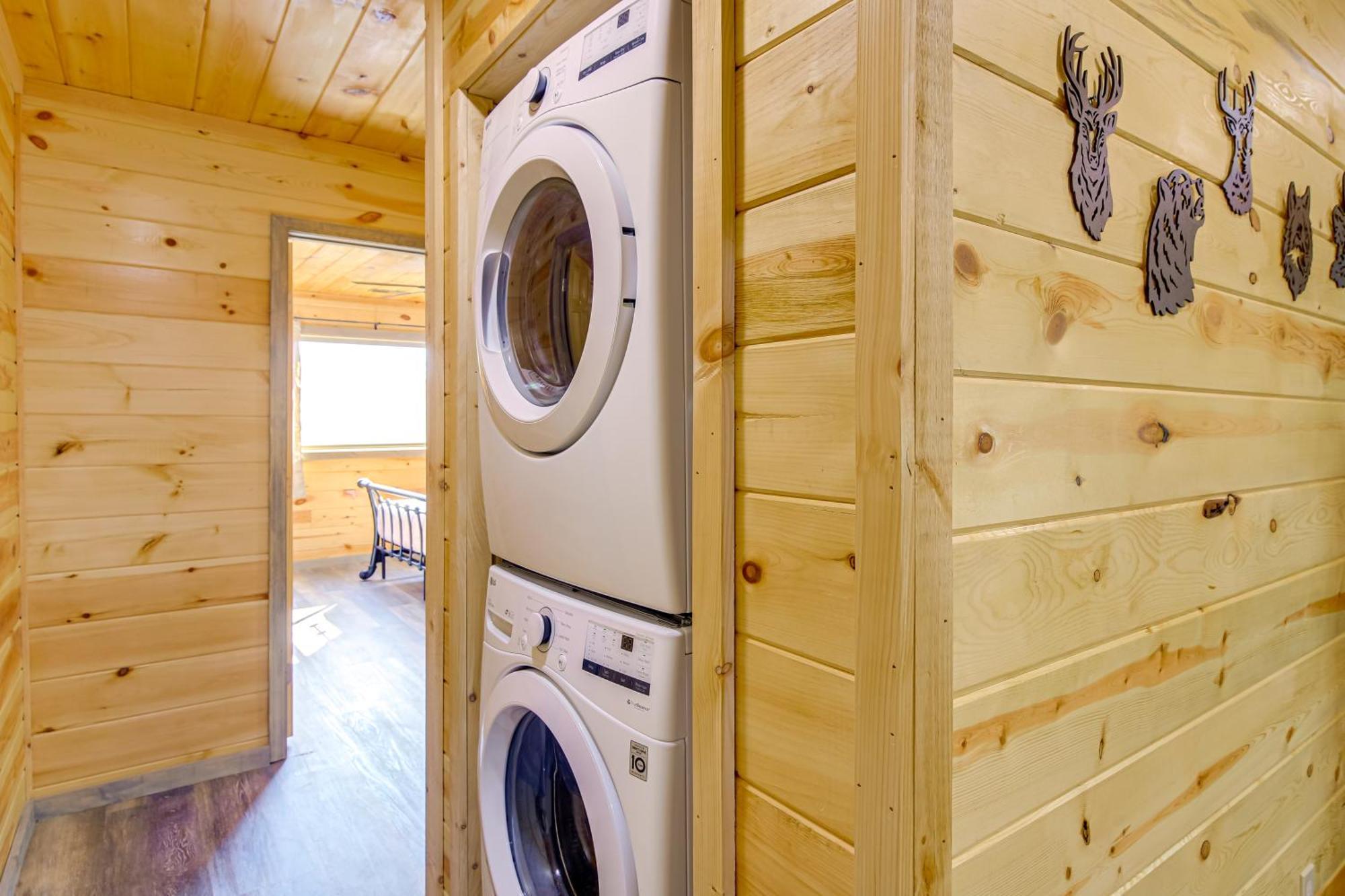 Hébergement de vacances With Game Room, Hot Tub And Mtn Views *