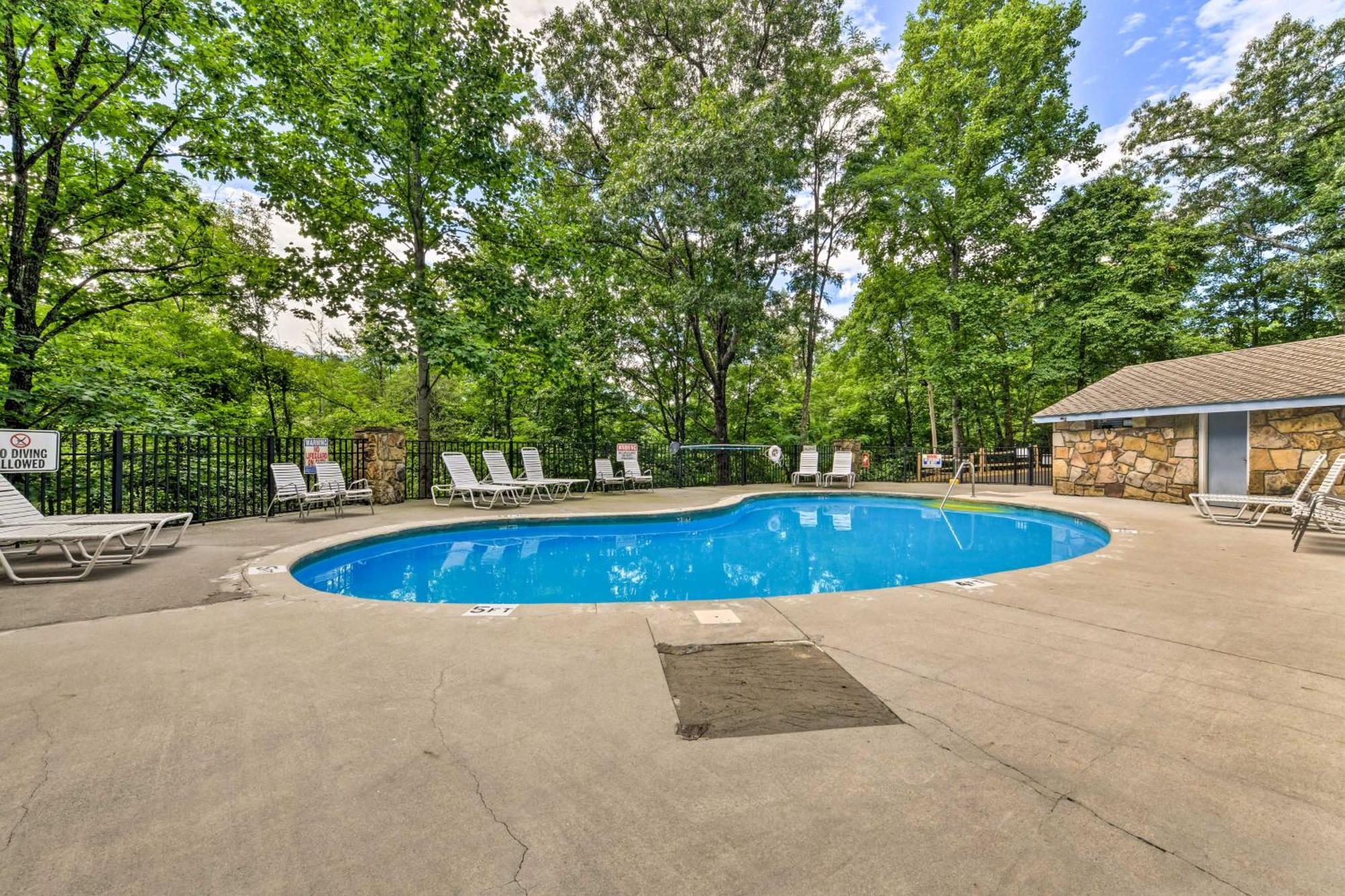 With Game Room, Hot Tub And Mtn Views