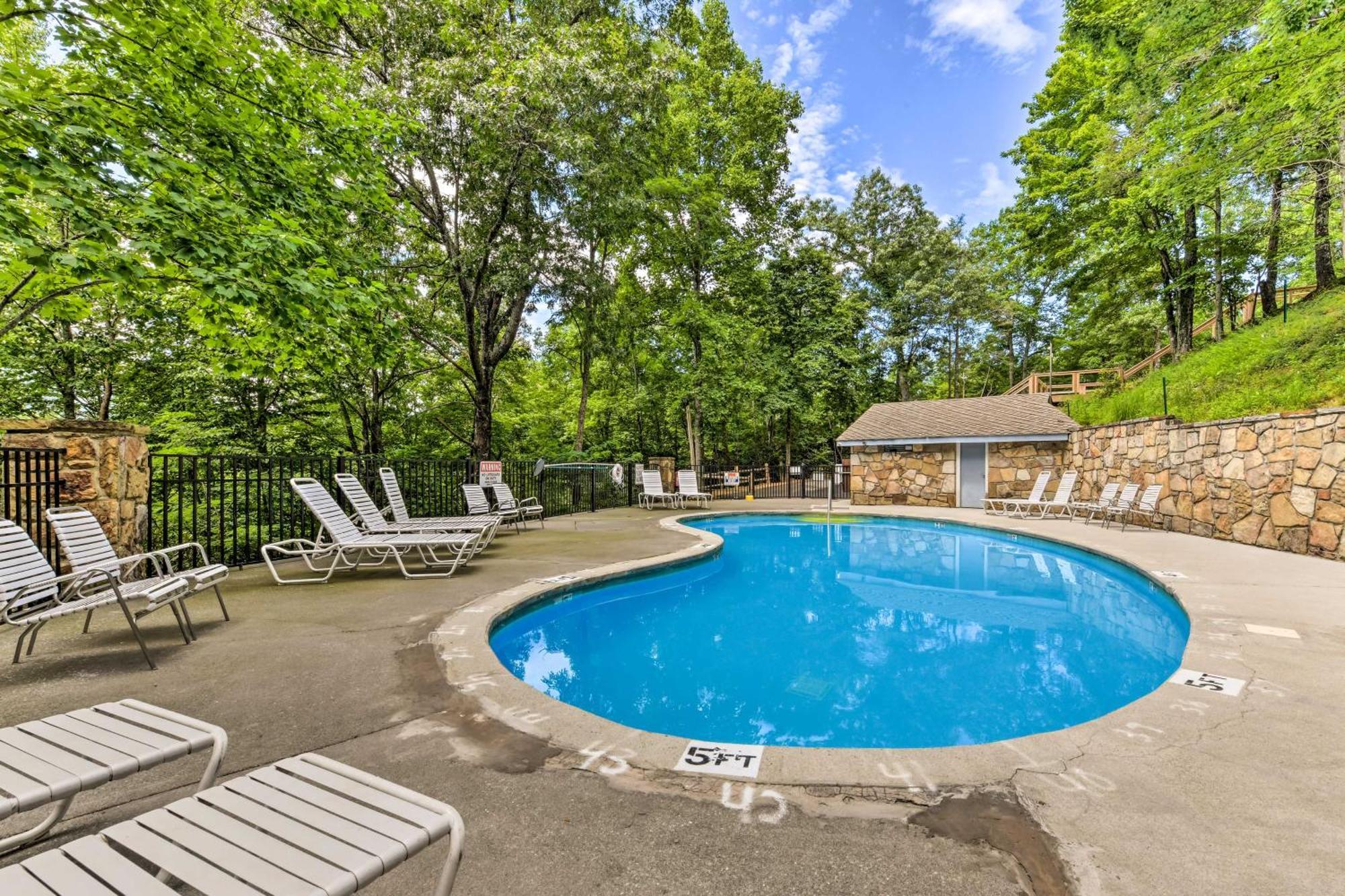 With Game Room, Hot Tub And Mtn Views Hébergement de vacances Gatlinburg