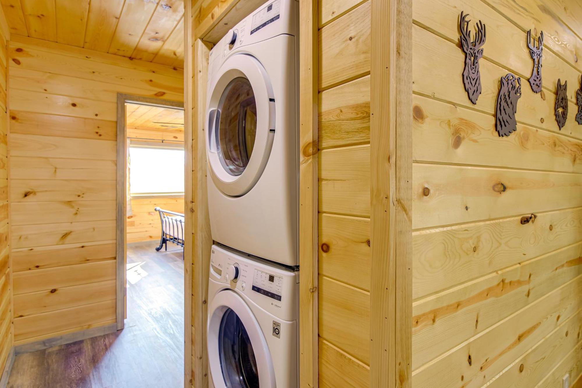 Hébergement de vacances With Game Room, Hot Tub And Mtn Views *