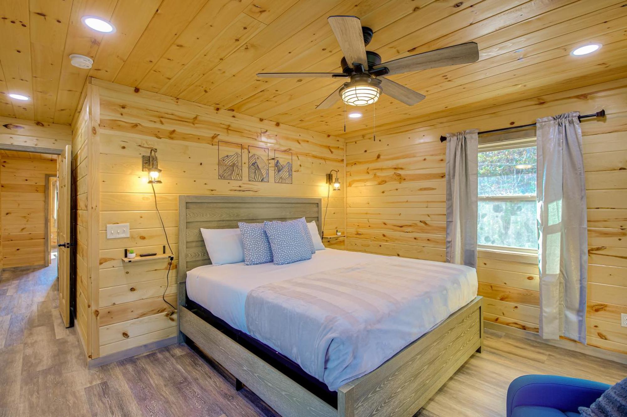 Hébergement de vacances With Game Room, Hot Tub And Mtn Views *